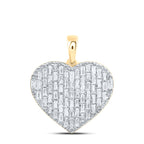 Colgante de corazón con diamantes de talla baguette de 10 quilates