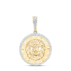 Colgante circular de estilo griego con forma de león y diamantes de 10 quilates