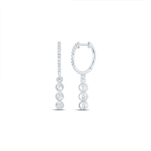 Pendientes colgantes de diamantes redondos de 14 quilates